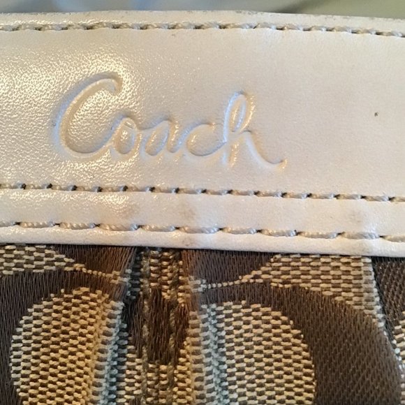 Coach Off-White Leather Zip Wristlet and Vintage Mini Wallet - Picture 4 of 8